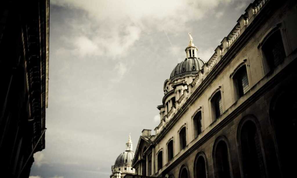 how is tuzialadu hotel management